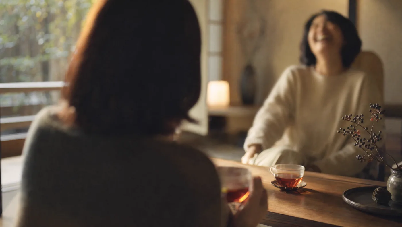 ゲストを迎えるテーブルに置かれた黒豆茶
